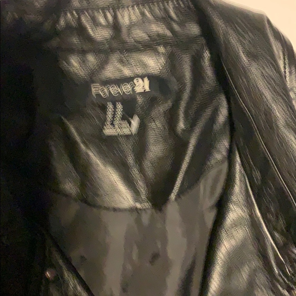 NWOT studded faux leather jacket - Picture 4 of 11